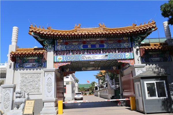 墓地中的艺术表达：雕塑、建筑与灵魂对话