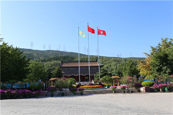 万佛华侨陵园：京城南郊的佛教文化陵园